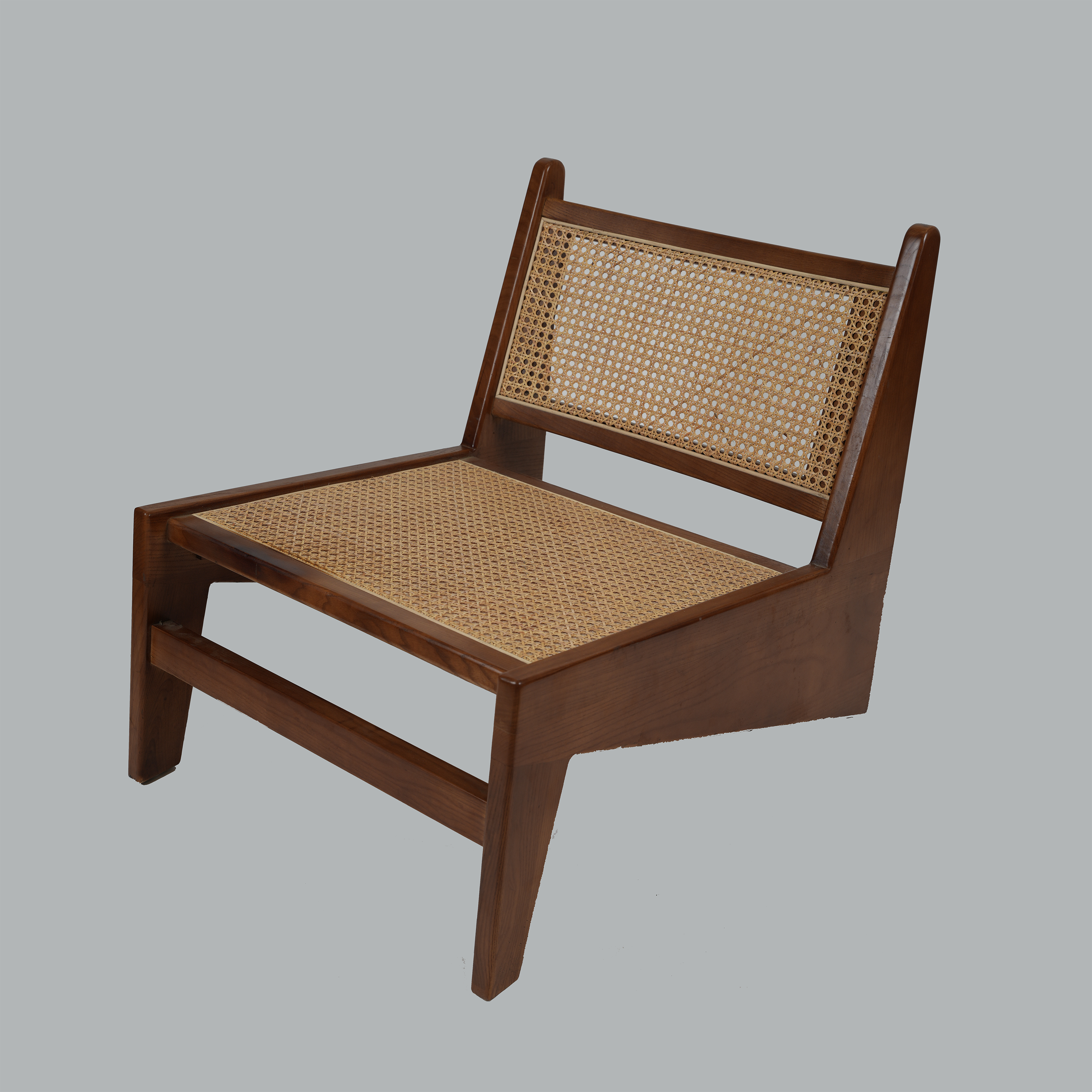 كرسي لو كينغ (Lounge Chair) بقماش القش