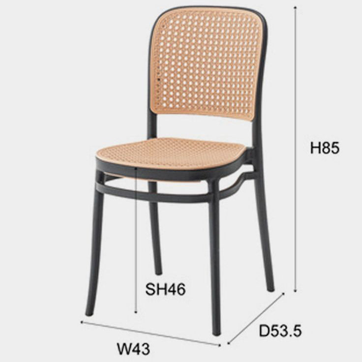 An elegant chair that combines lightness and comfort.